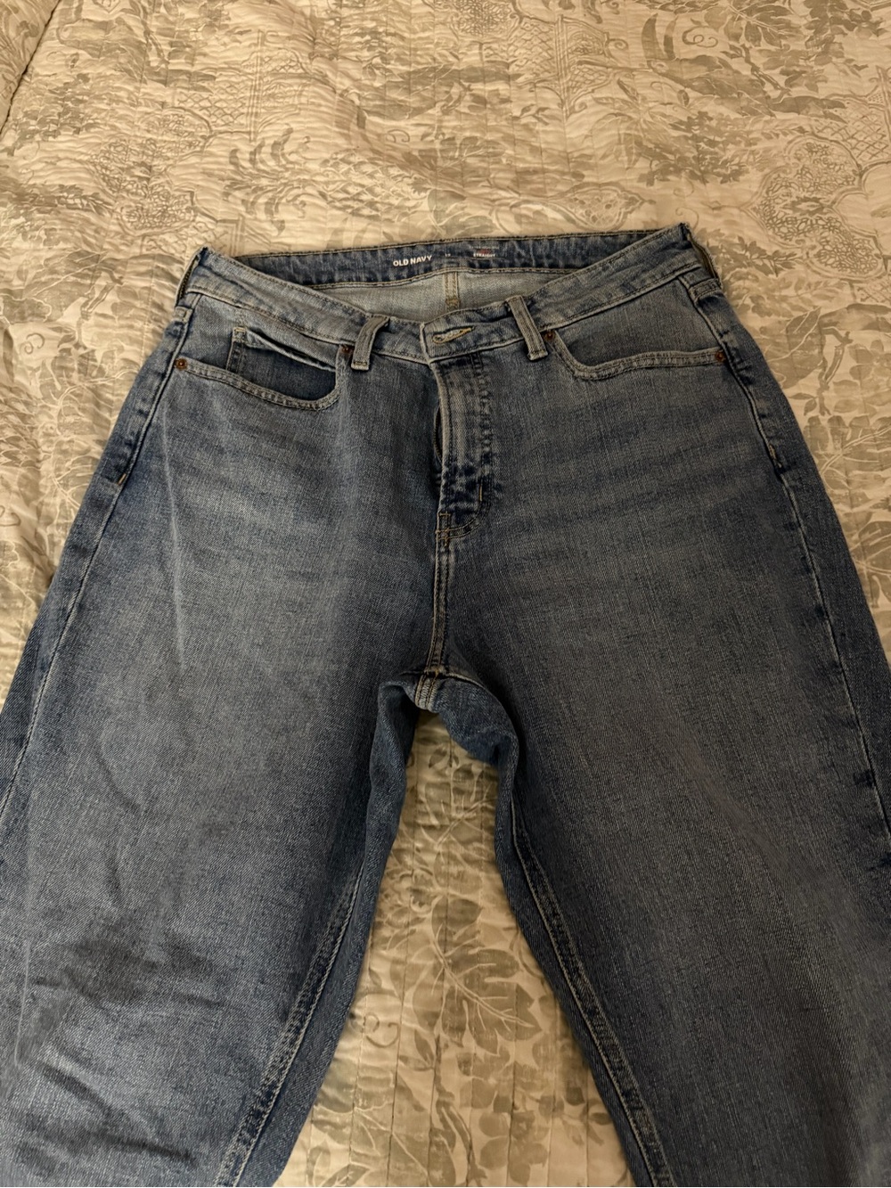Old Navy Curvy 12  Women’s Straight-Leg Medium Wash Denim Jeans